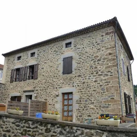 Petit Gite Historique A Avec Cour Privative Et Confort Moderne - Fr-1-582-198 * Chavaniac-Lafayette